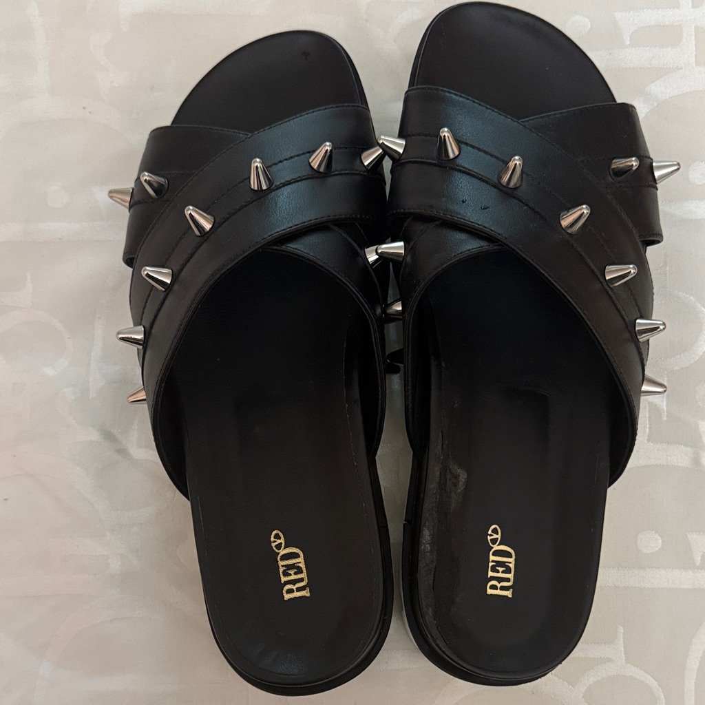 Red Black Women's Sandals With Silver Spikes